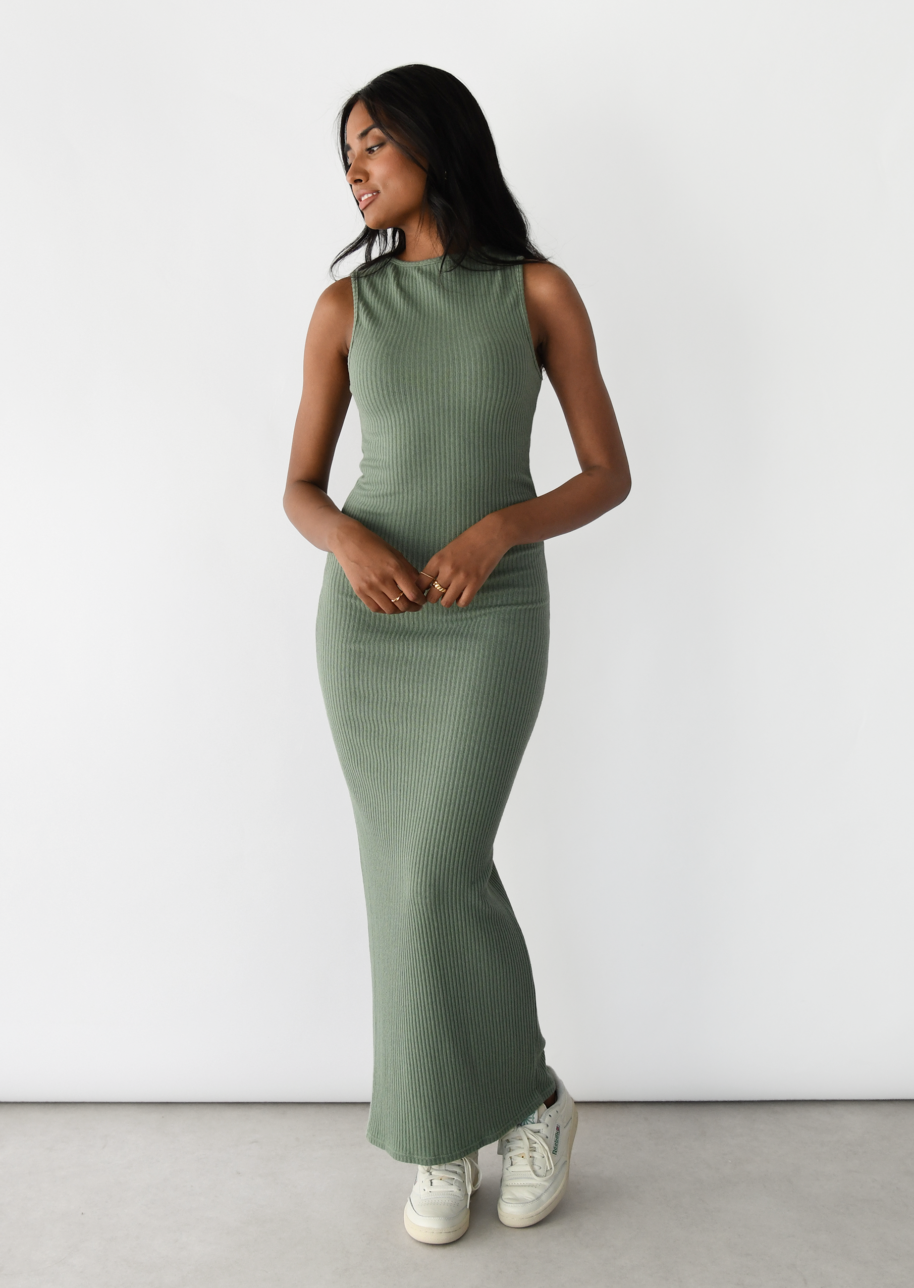 Tight striped dress for a trendy and elegant look