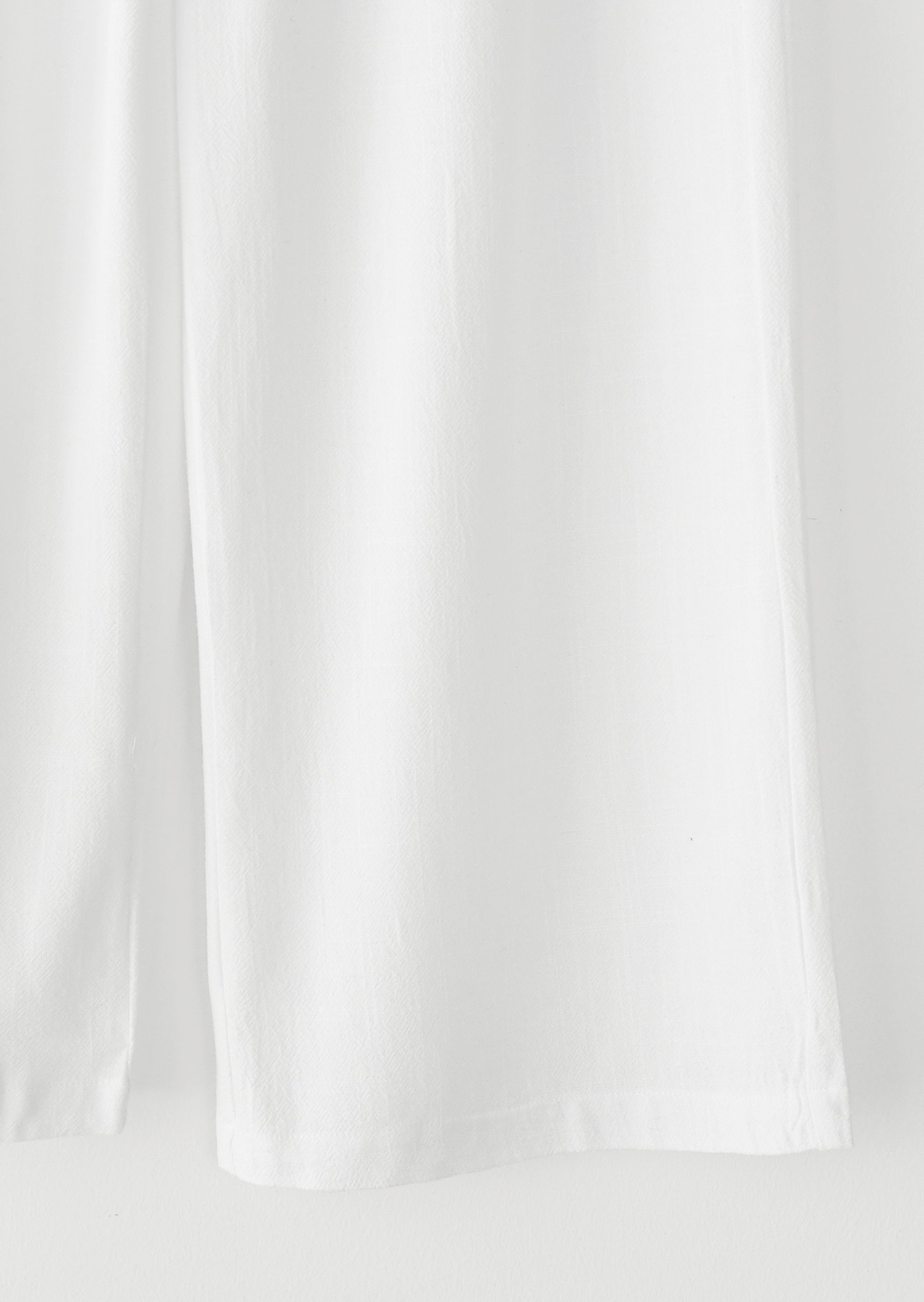 Wide-leg linen trousers with drawstring for an elegant and comfortable look