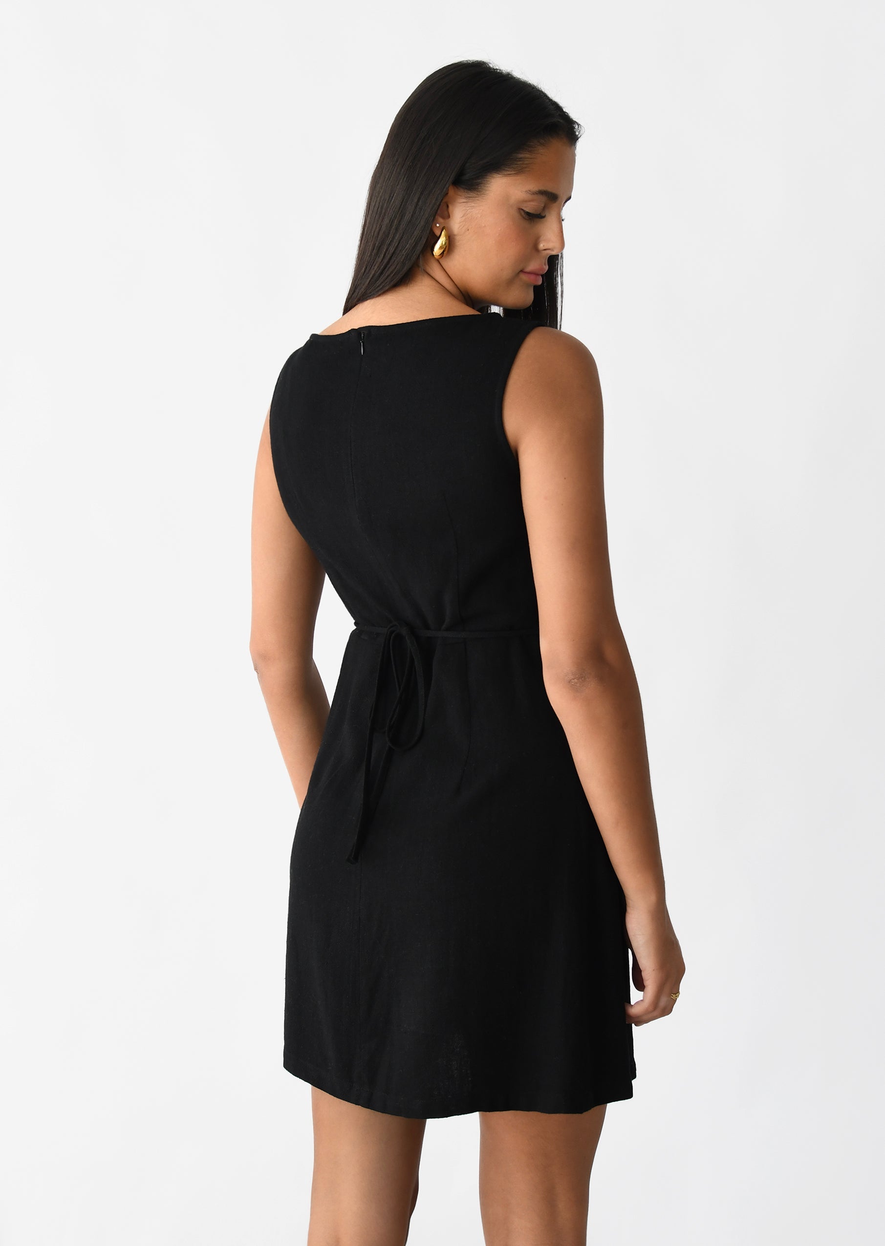 Chic Linen Dress for a Natural Elegant