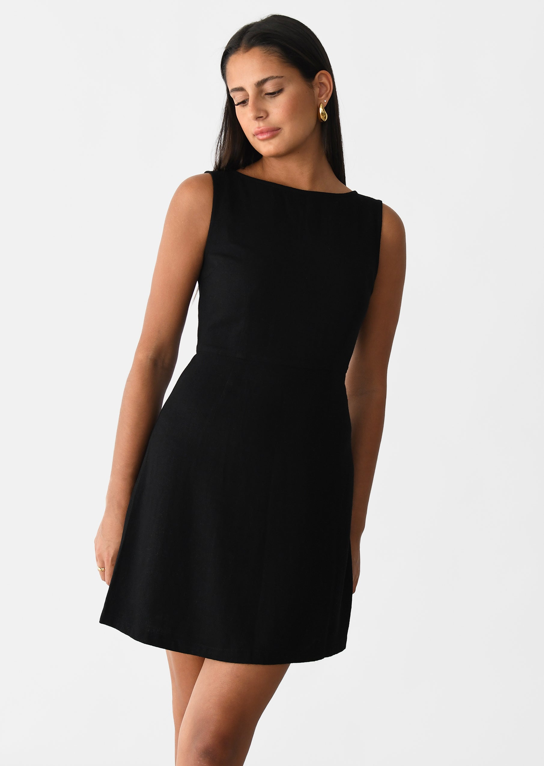 Chic Linen Dress for a Natural Elegant