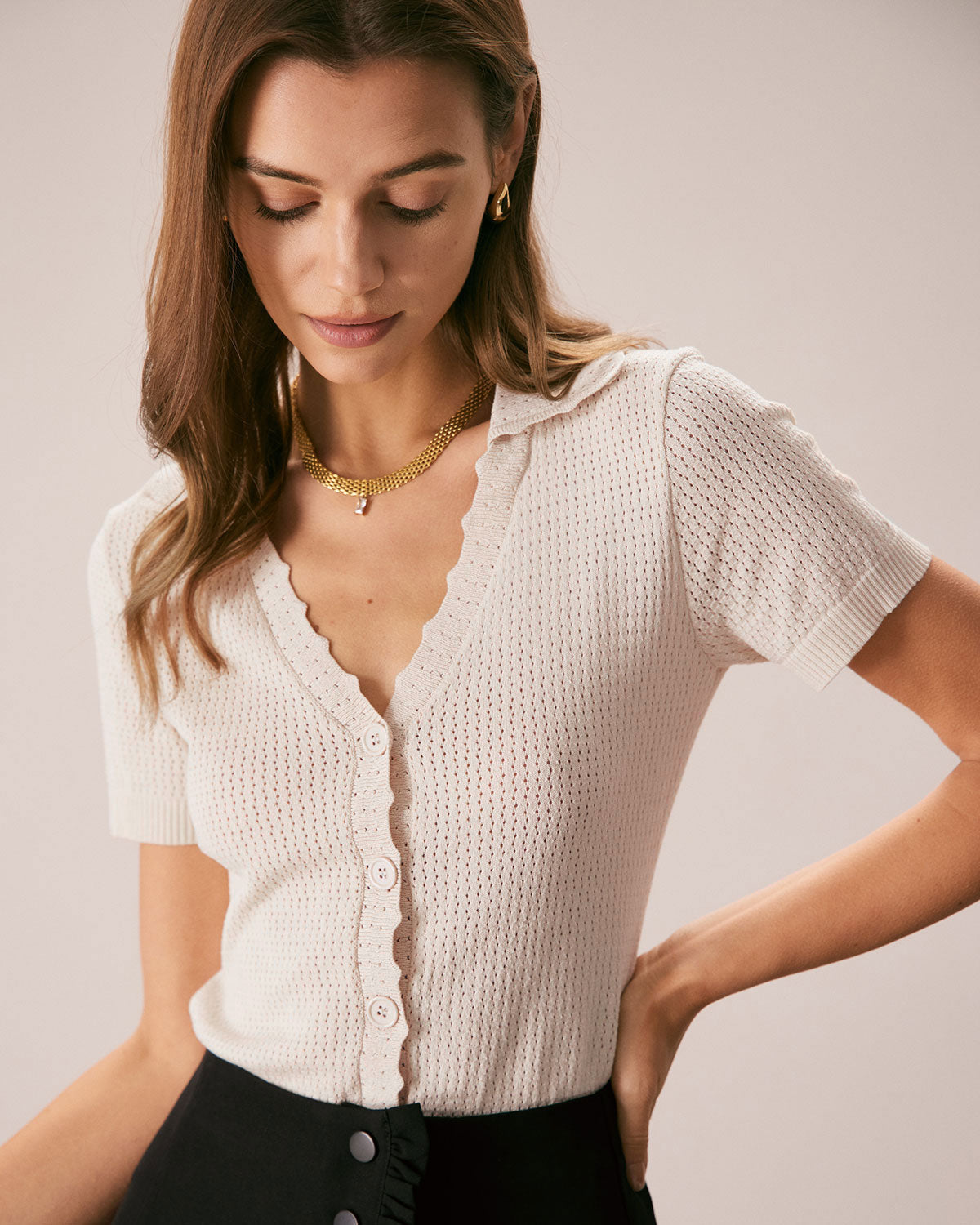 Chic Nude V-neck Button Detail Point Stitch Knit Top